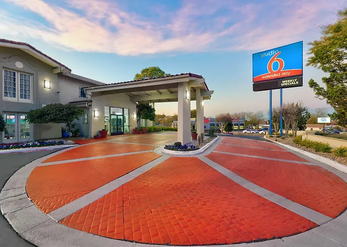 Cheap hotels Studio 6-Denton, Tx - Unt