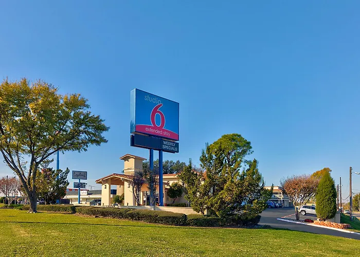 Cheap hotels Studio 6-Denton, Tx - Unt